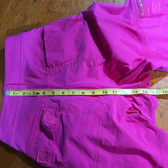 Magenta Title Nine capris, size 6 - Picture 11 of 13